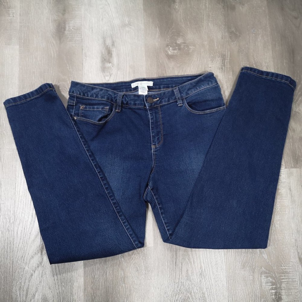 Cleo Petites Ladies Size 12P Everybody Dark Wash Zipper & Button Closure Jeans
